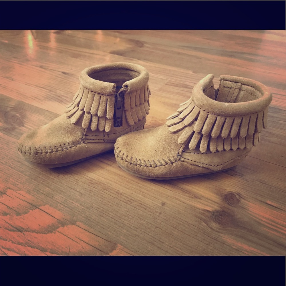 Toddler Minnetonka fringe boots